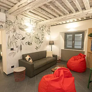 San Lorenzo 7 , Genova Italia